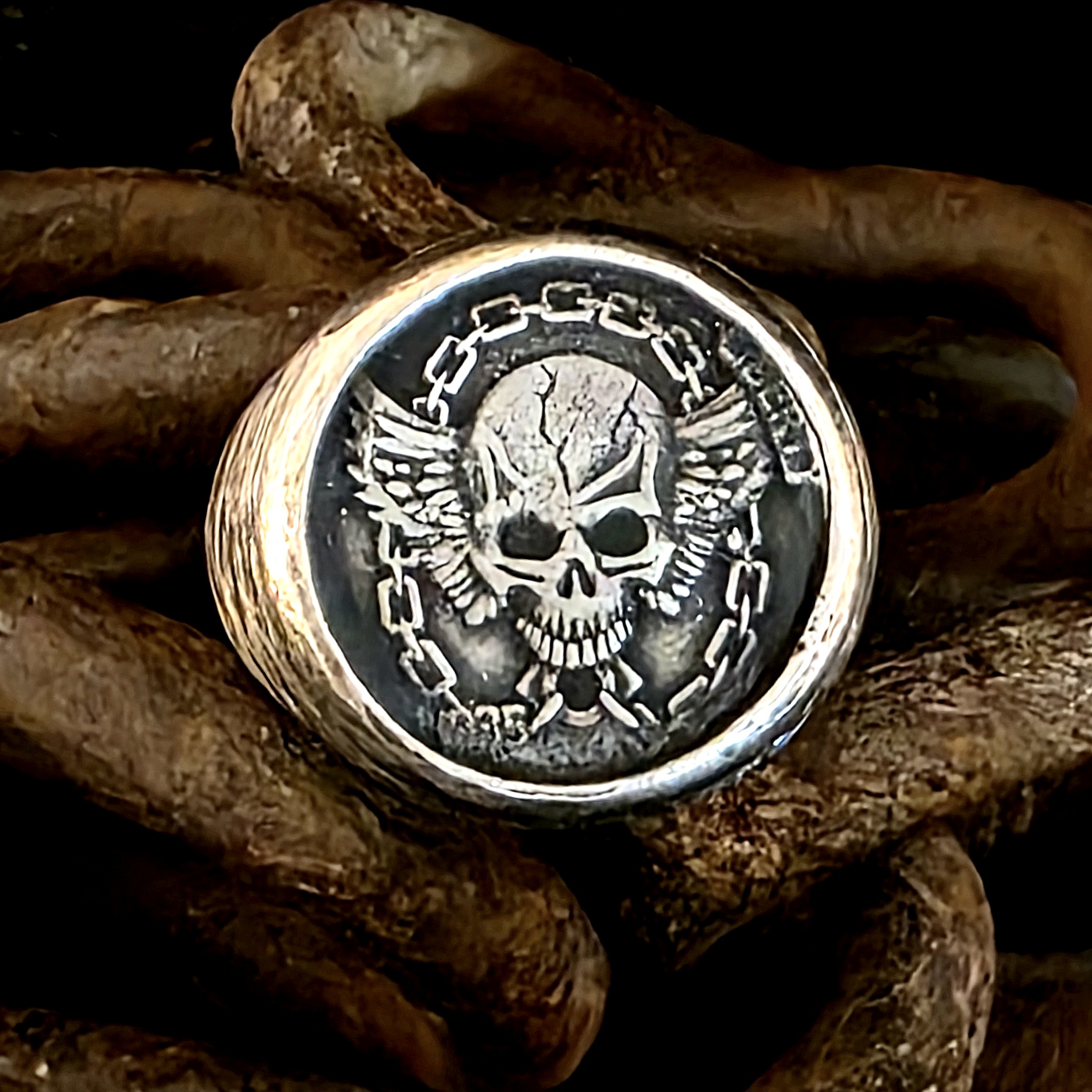 טבעת גולגולת